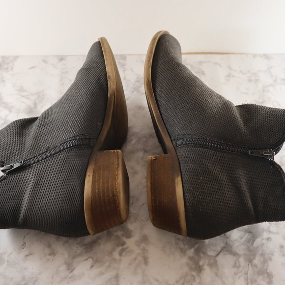 Kensie Women's Gerona KS193001 Side Zip Dark Grey Ankle Bootie Women's 9M - Picture 2 of 9